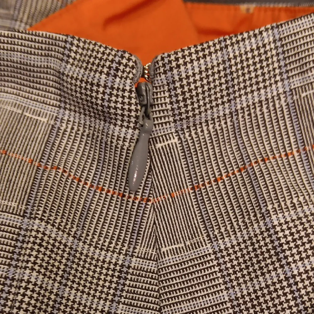 Elie Tahari Grey With Orange Details Pleated Plaid Mini Skirt